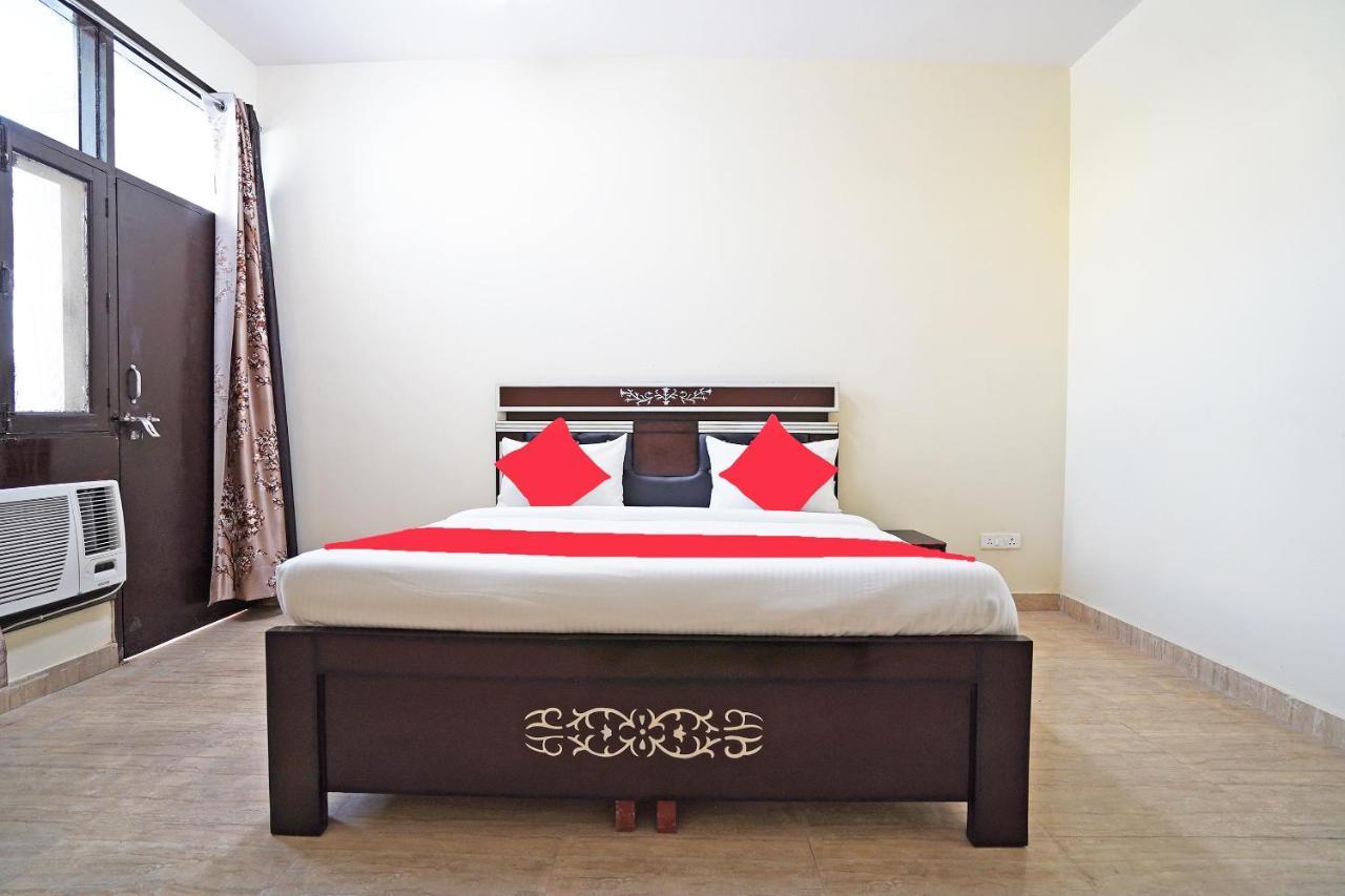 Oyo 46744 Hotel Yash New Delhi Ngoại thất bức ảnh