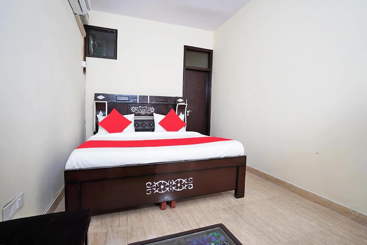 Oyo 46744 Hotel Yash New Delhi Ngoại thất bức ảnh